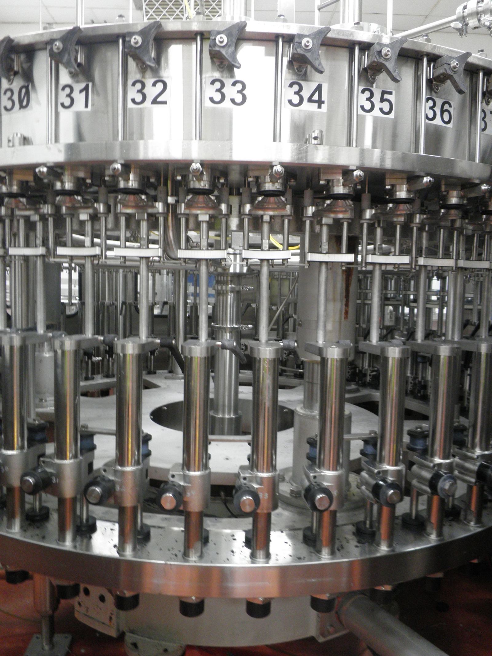 Can filling valves
